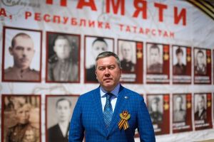 Мэр Бугульмы Линар Закиров поздравил местных жителей с 9 Мая