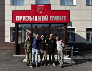 В Бугульме проводили пятерых контрактников в зону СВО