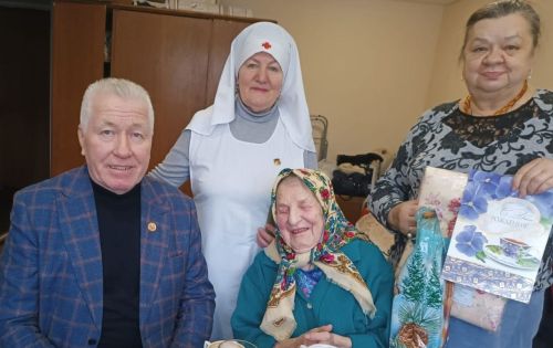 Жительницу Бугульмы поздравили с юбилеем