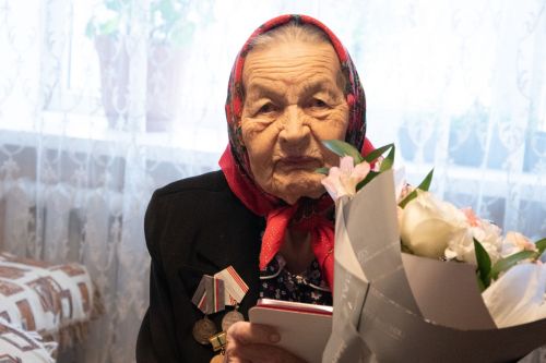 Единственную в Бугульме блокадницу поздравили с годовщиной освобождения Ленинграда
