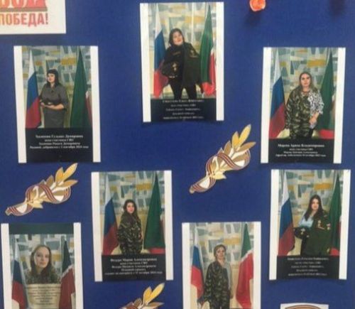 В Бугульме организовали фотовыставку с родными бойцов СВО