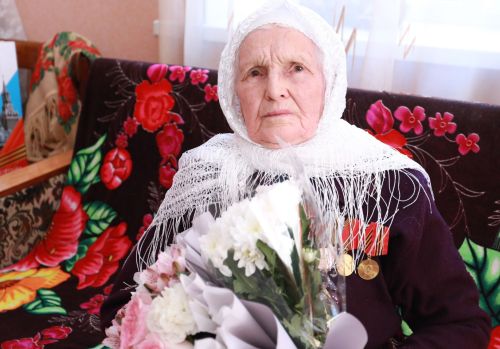 Труженикам тыла Бугульмы вручили медали к юбилею Великой Победы