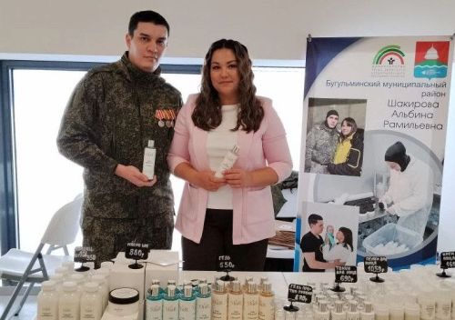 Семья участника СВО из Бугульмы представила свои товары на ярмарке в Казани