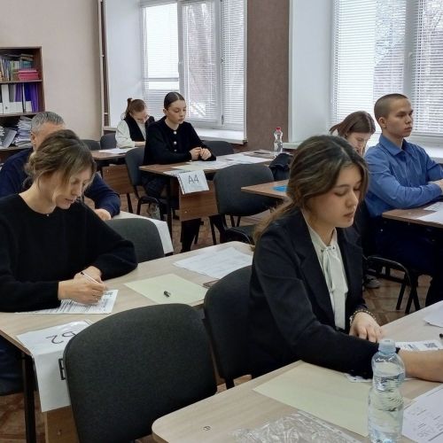 Бугульминцы приняли участие в акции «Сдаем ОГЭ и ЕГЭ вместе с родителями»