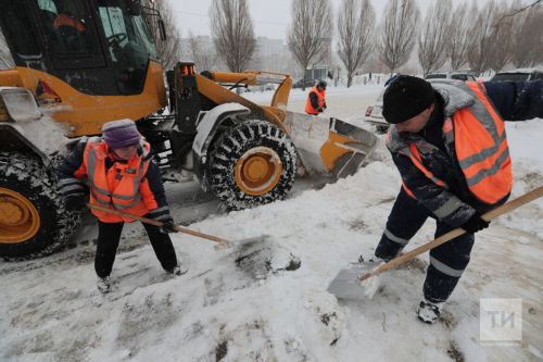 В Бугульме подрядные организации круглосуточно ведут уборку городских территорий