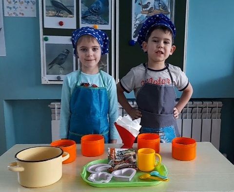 Юные бугульминцы смастерили экокормушки