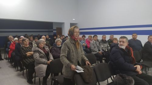 Мусор, вода и бродячие собаки: жители Спасского поселения озвучили свои проблемы