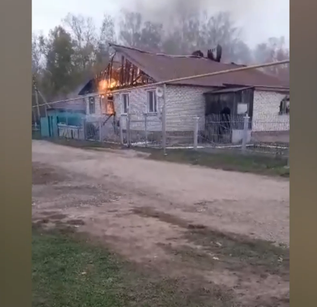 Полицейский из Бугульминского района спас бабушку из горящего дома