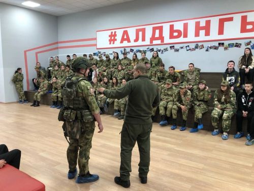 Ряду сотрудников бугульминского центра «Форпост» присвоены очередные специальные звания