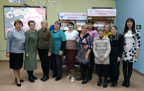 В Бугульме для участниц клуба «Ветеран» провели вечер к Дню матери