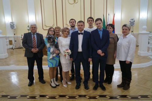 В Бугульминском загсе чествовали серебряных юбиляров семейной жизни Дорожкиных