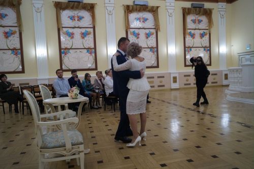 В Бугульминском загсе чествовали серебряных юбиляров семейной жизни Дорожкиных