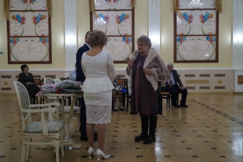 В Бугульминском загсе чествовали серебряных юбиляров семейной жизни Дорожкиных