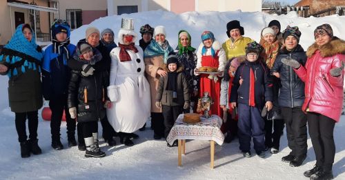 В Бугульминском центре «Возрождение» провели Масленичные гуляния