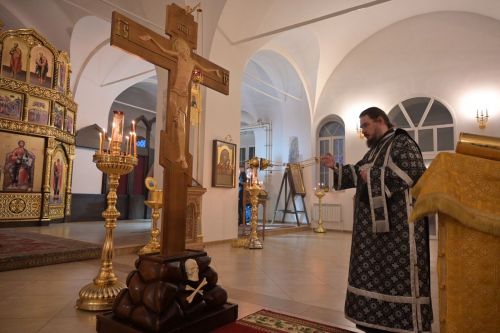 Епископ Мефодий совершил чин Пассии в Казанско-Богородицком монастыре Бугульмы