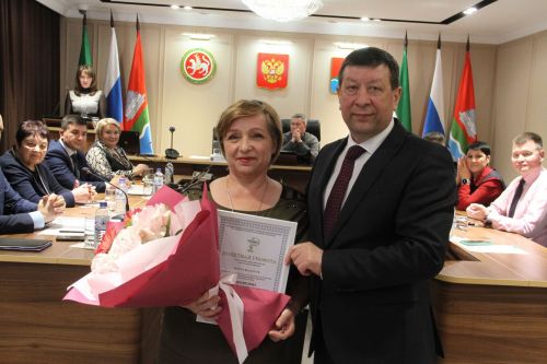 На заседании медсовета Бугульминской ЦРБ наградили отличившихся сотрудников
