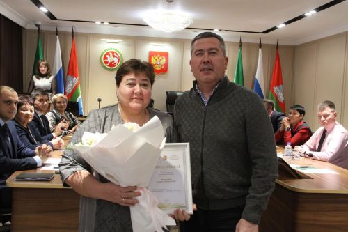 На заседании медсовета Бугульминской ЦРБ наградили отличившихся сотрудников