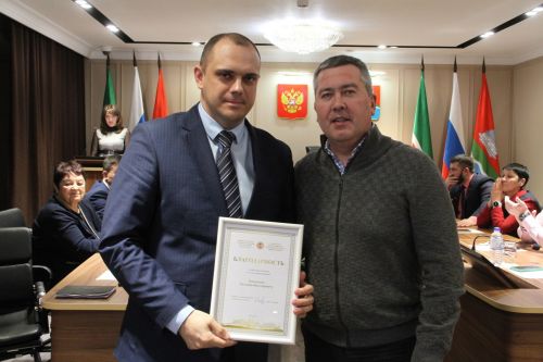 На заседании медсовета Бугульминской ЦРБ наградили отличившихся сотрудников