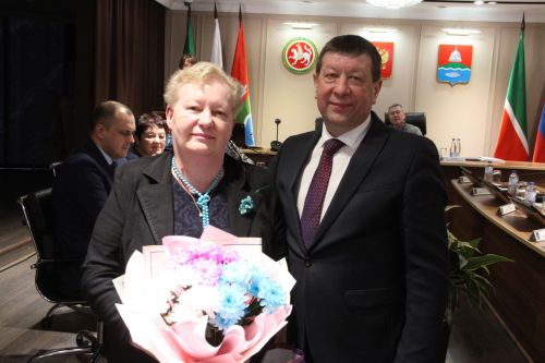 На заседании медсовета Бугульминской ЦРБ наградили отличившихся сотрудников