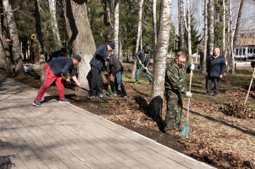 280 кубометров мусора было вывезено с улиц Бугульмы по итогам общегородского субботника