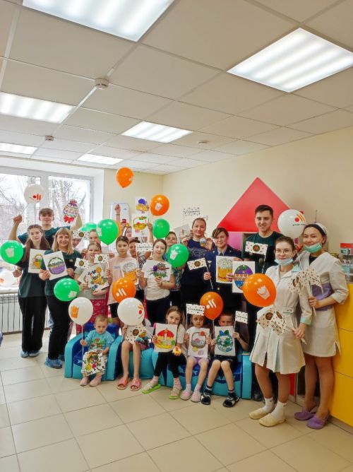 Добровольцы города организовали для пациентов детской больницы благотворительную пасхальную акцию