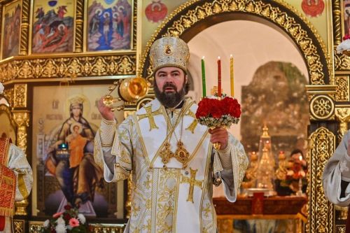 В храме Бугульмы прошло торжественное Пасхальное богослужение