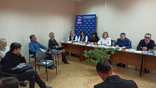 Вопросы трудоустройства людей с ОВЗ обсудили в центре занятости населения Бугульмы