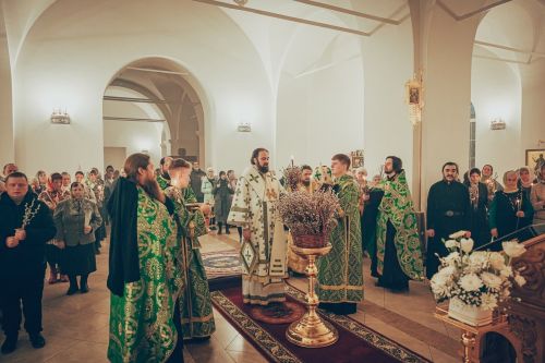 В канун Вербного Воскресенья в монастыре Бугульмы совершили Всенощное бдение