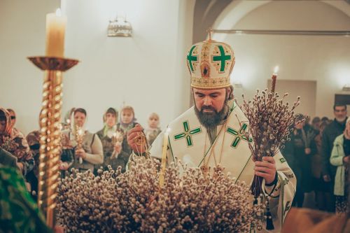 В канун Вербного Воскресенья в монастыре Бугульмы совершили Всенощное бдение