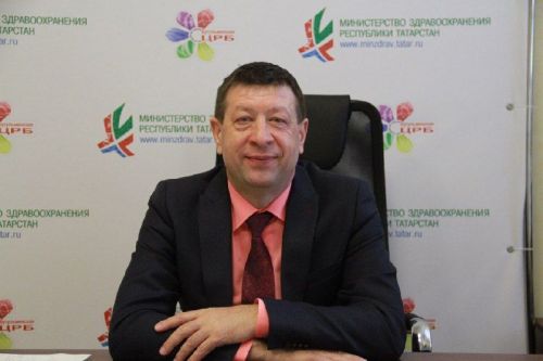 Главный врач Бугульминской ЦРБ поздравил коллег с профессиональным праздником – Международным днем медсестры