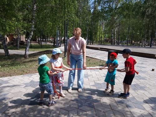 На центральной площади Бугульмы ялкыновцам провели малый Сабантуй