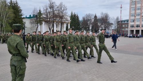 Дружным строем по площади пройдут более тысячи бугульминцев
