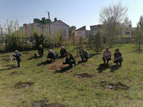 В Бугульминском районе провели общепоселковый субботник