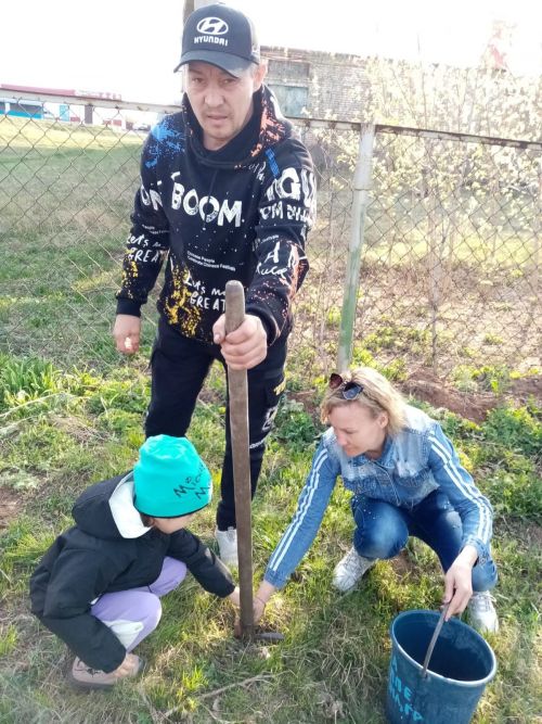 В Бугульминском районе провели общепоселковый субботник