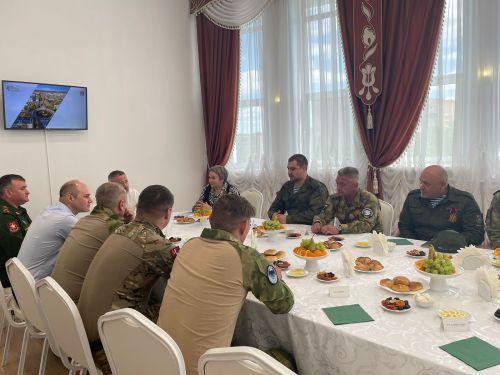Мобилизованные бугульминцы встретились с мэром города