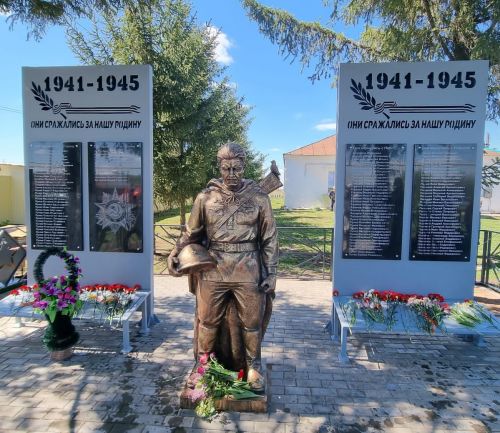 В Бугульминском районе открыли памятник солдатам Великой Отечественной войны