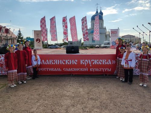 Творческие коллективы из Бугульмы выступили на фестивале в Альметьевском районе