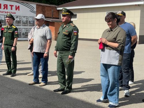 Добровольцев-контрактников из Бугульминского района торжественно проводили на службу