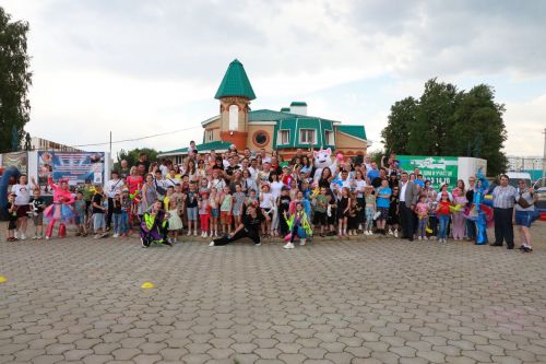 В Бугульме для детей сотрудников МВД провели праздник с конкурсами и подарками