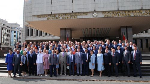Начальнику управления образования Бугульмы вручили служебный автомобиль