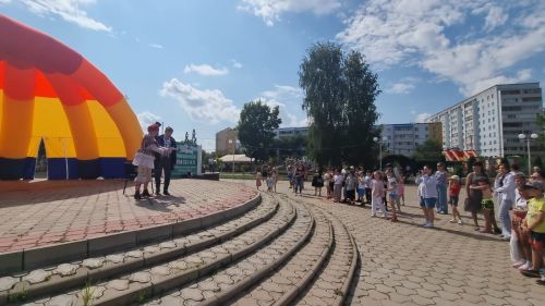 Женсовет Бугульмы помог собраться в школу ребятам из малоимущих и многодетных семей