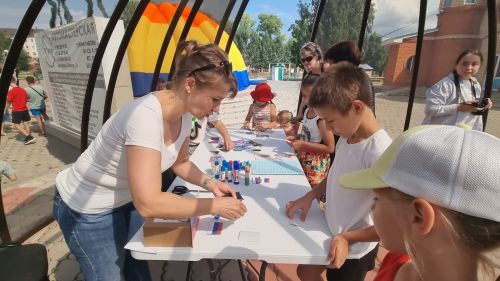 Женсовет Бугульмы помог собраться в школу ребятам из малоимущих и многодетных семей