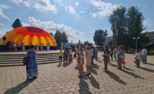 Женсовет Бугульмы помог собраться в школу ребятам из малоимущих и многодетных семей