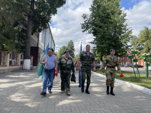 В Бугульме отмечают 93-ю годовщину с даты основания Воздушно-десантных войск