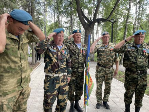 В Бугульме отмечают 93-ю годовщину с даты основания Воздушно-десантных войск