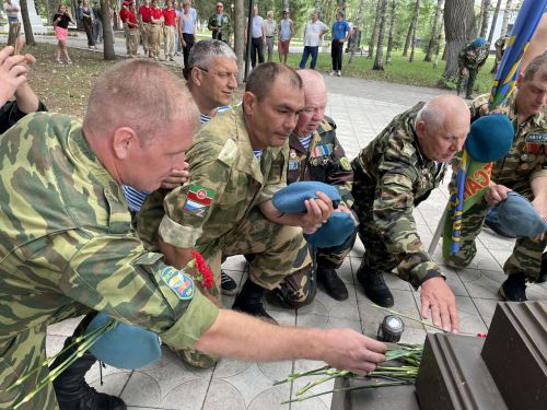 В Бугульме отмечают 93-ю годовщину с даты основания Воздушно-десантных войск