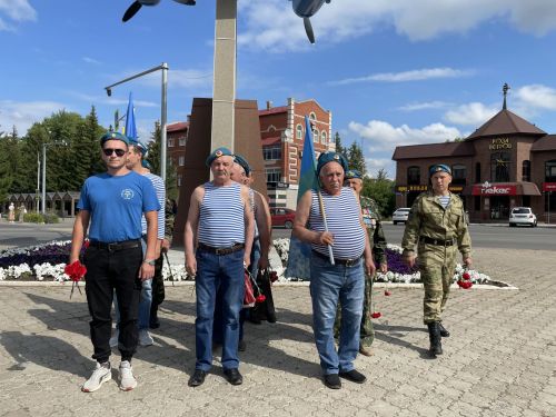 В Бугульме отмечают 93-ю годовщину с даты основания Воздушно-десантных войск
