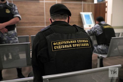 Супруг бугульминки «сбежал» от приставов на арестованной машине