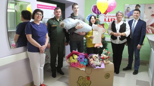 У бойца СВО в Бугульме родился первенец