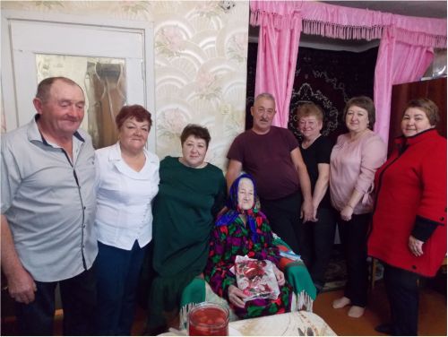 Долгожительницу из Бугульминского района поздравили с днем рождения
